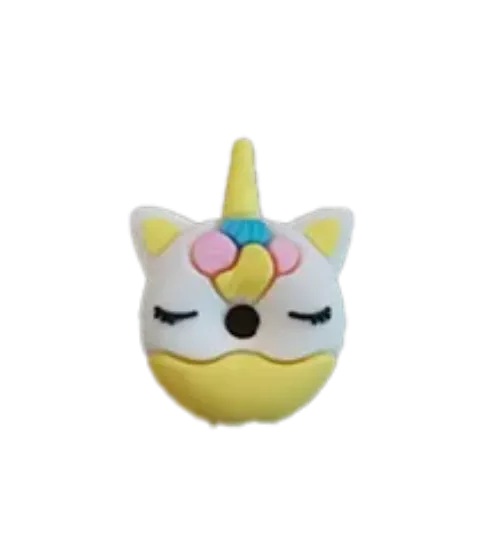 سرمدادی سیلیکونی یونیکورن با رنگ‌های شاد و طراحی فانتزی روی میز تحریر