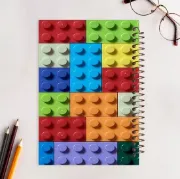 دفتر شطرنجی 50 برگ مشایخ طرح بازی لگو سایز وزیری با جلد طلقی و فنر مارپیچ خانه‌درشت ۱×۱