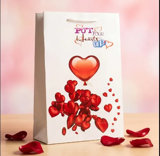 🎁 ساک هدیه طرح قلبی با طراحی عاشقانه و دسته مقاوم مناسب بسته‌بندی انواع هدایا